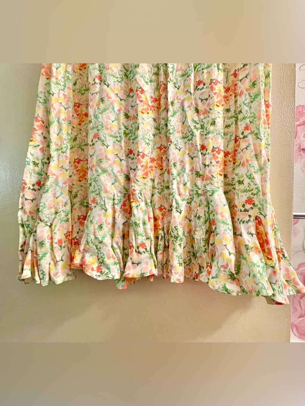 LOFT Floral Ruffle-Hem Mini Skirt
SIZE XL Tall **NEW WITH TAGS** - Picture 5 of 10